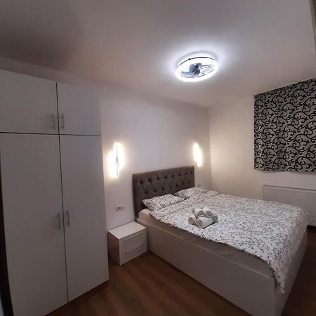Appartement Golden Stars à Arad Extérieur photo